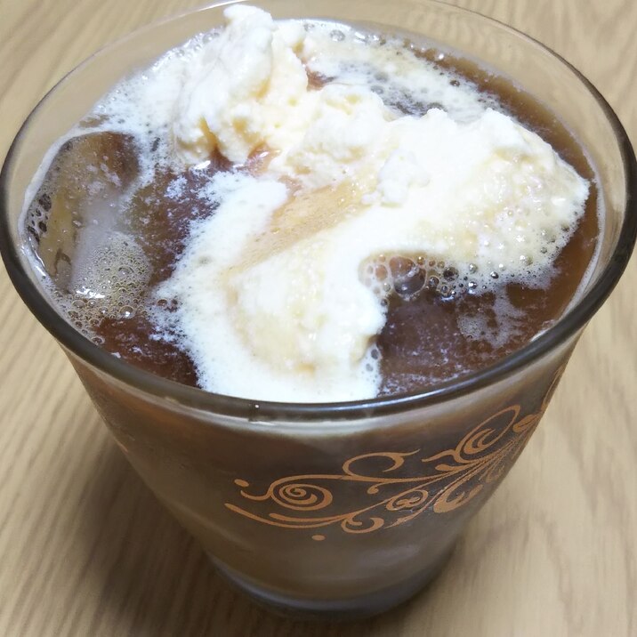 バニラアイスのせカフェインレスアイスコーヒー☆